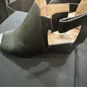 Black Adrienne Vittadini Women's Leather Wedge Sandals